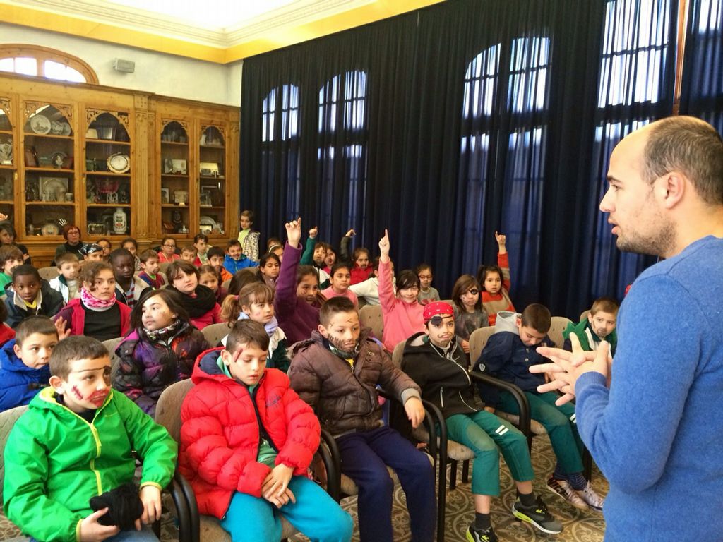 Alumnes de 3r de Primària del Cubí visiten l'Ajuntament