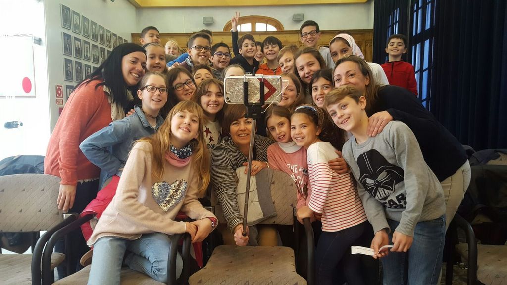 Alumnes de 4t del Vedruna visiten l'Ajuntament 