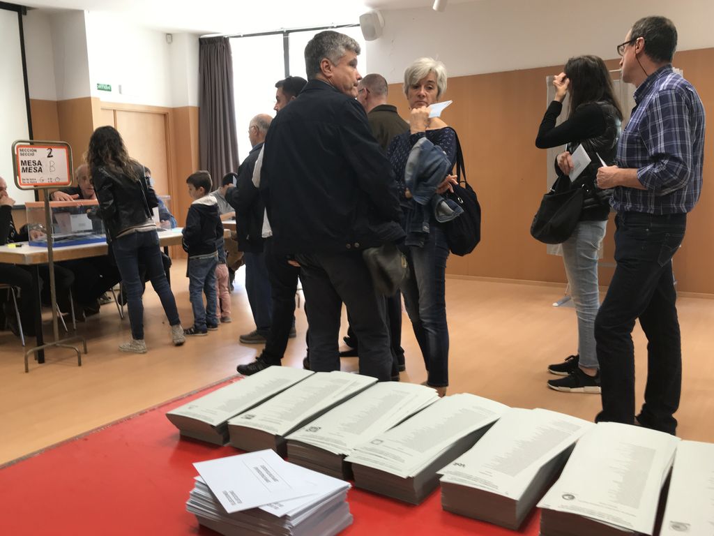 Participació del 51,65% a les 18 h