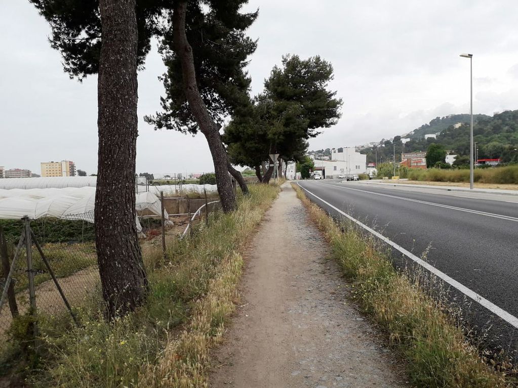 Comencen les obres per fer un carril per a vianants i bicicletes des de Can Palomeres fins al Camí del Mig