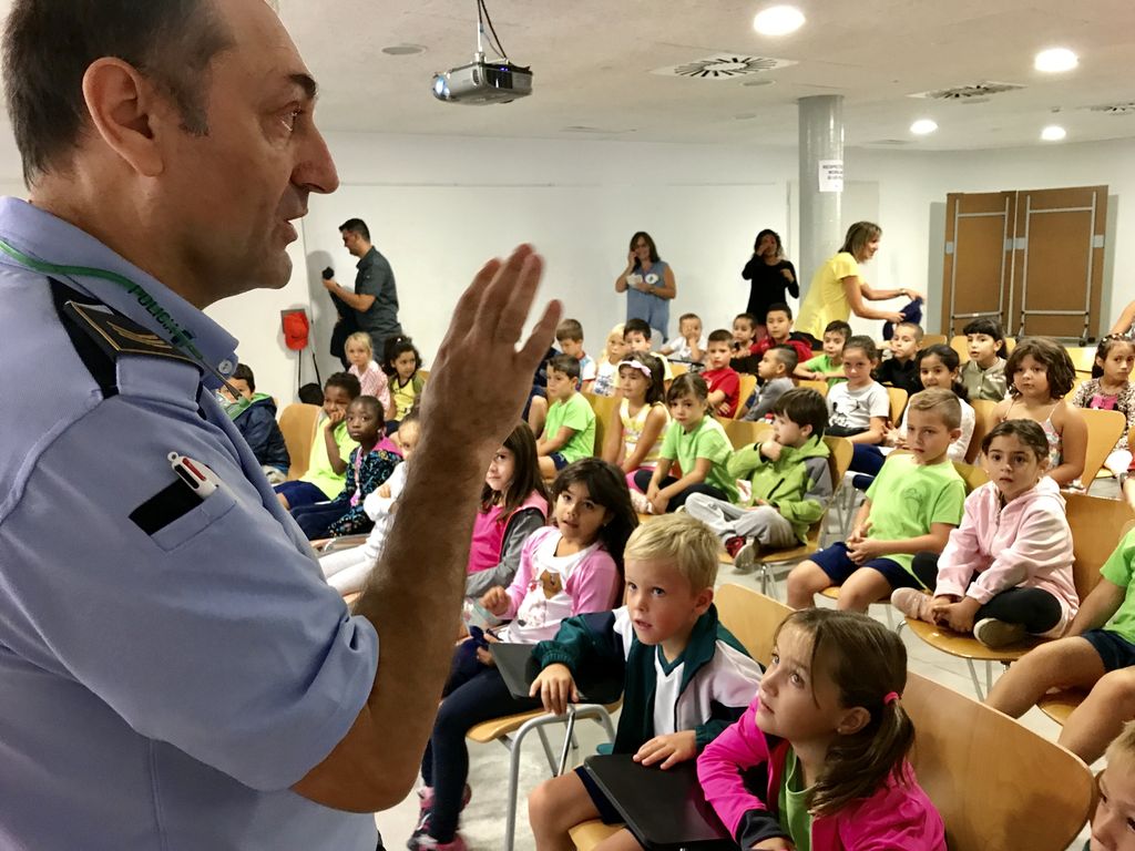 Campanya informativa per explicar als nens i nenes què són els Camins Escolars