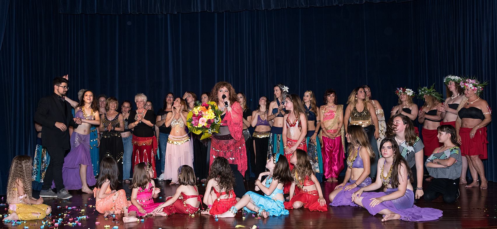 Exhibició de dansa oriental i Bollywood