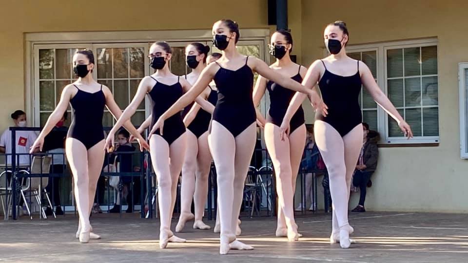 Classe oberta de dansa creativa i ballet clàssic