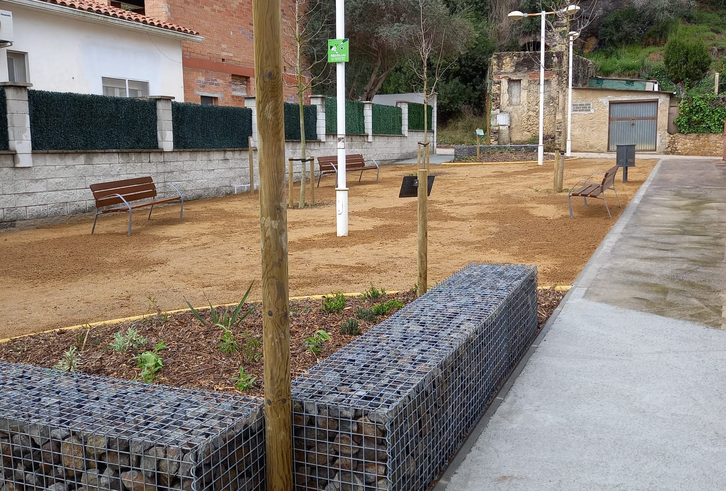 La plaça de Can Palomeres nord, naturalitzada