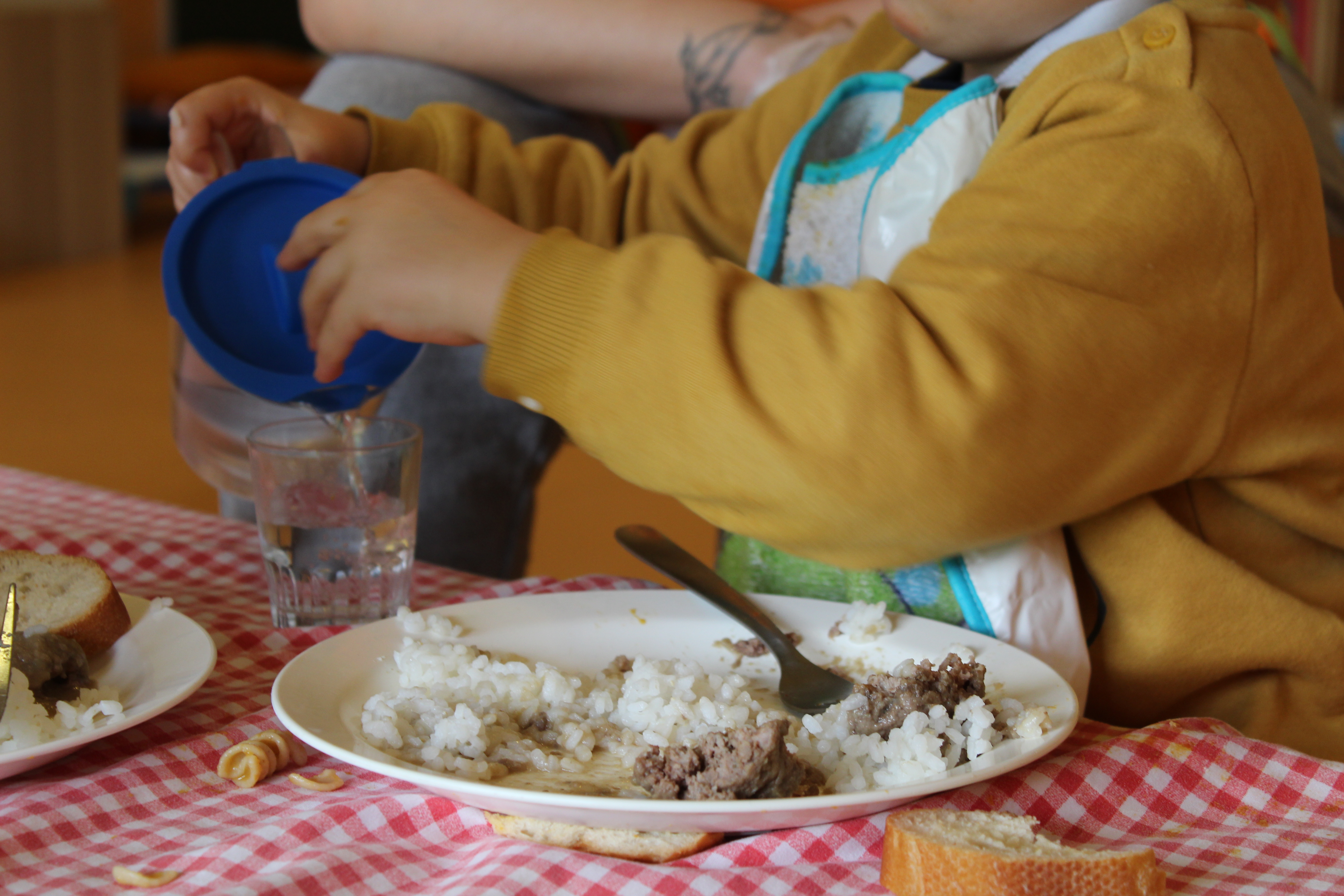 Les beques de menjador escolar es poden demanar a partir de dilluns