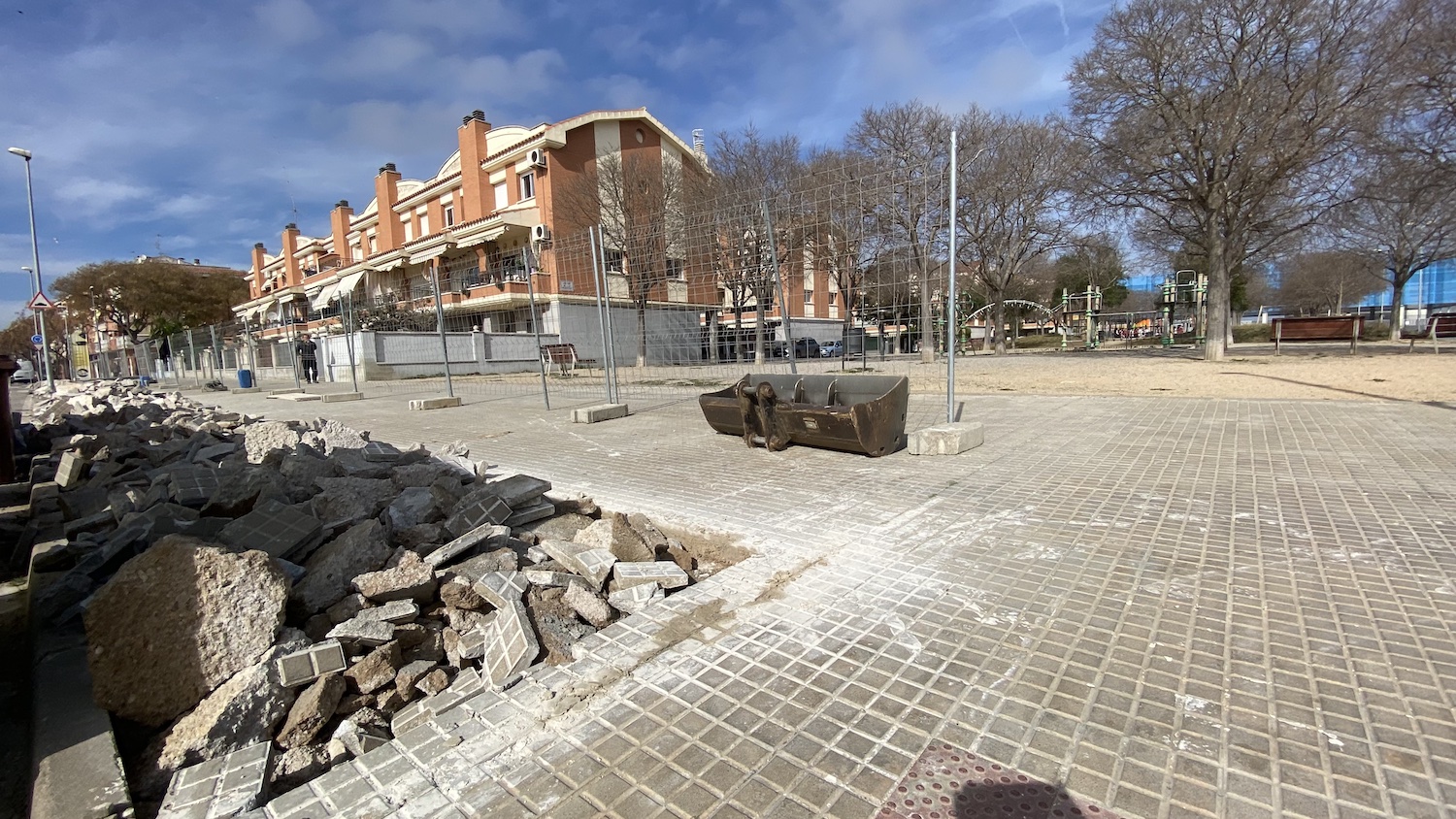 En marxa els treballs per ampliar l'espai verd de l'avinguda Mediterrània amb més arbres