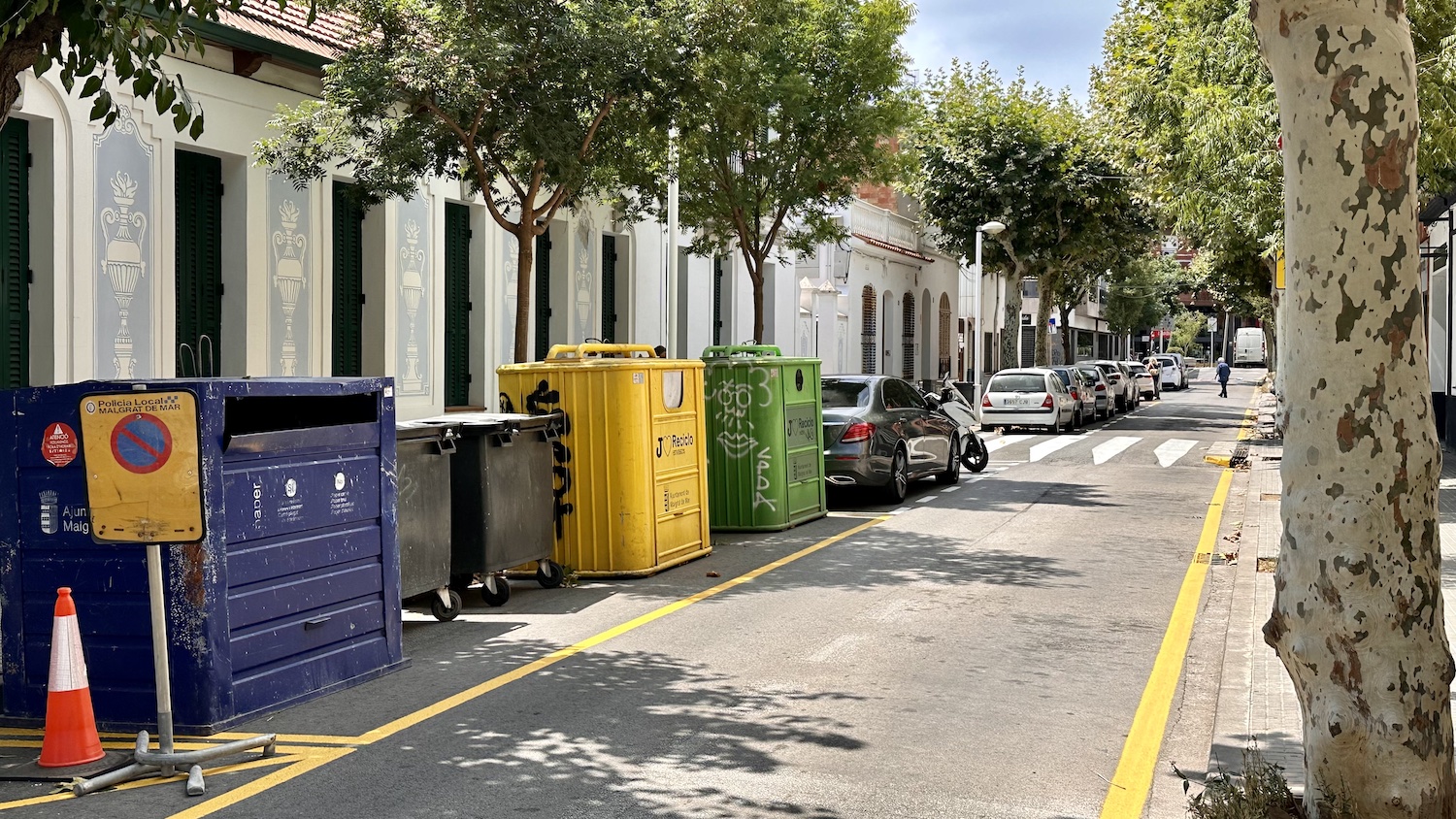 Els contenidors d'escombraries del carrer Comerç es canvien al Ramon Turró