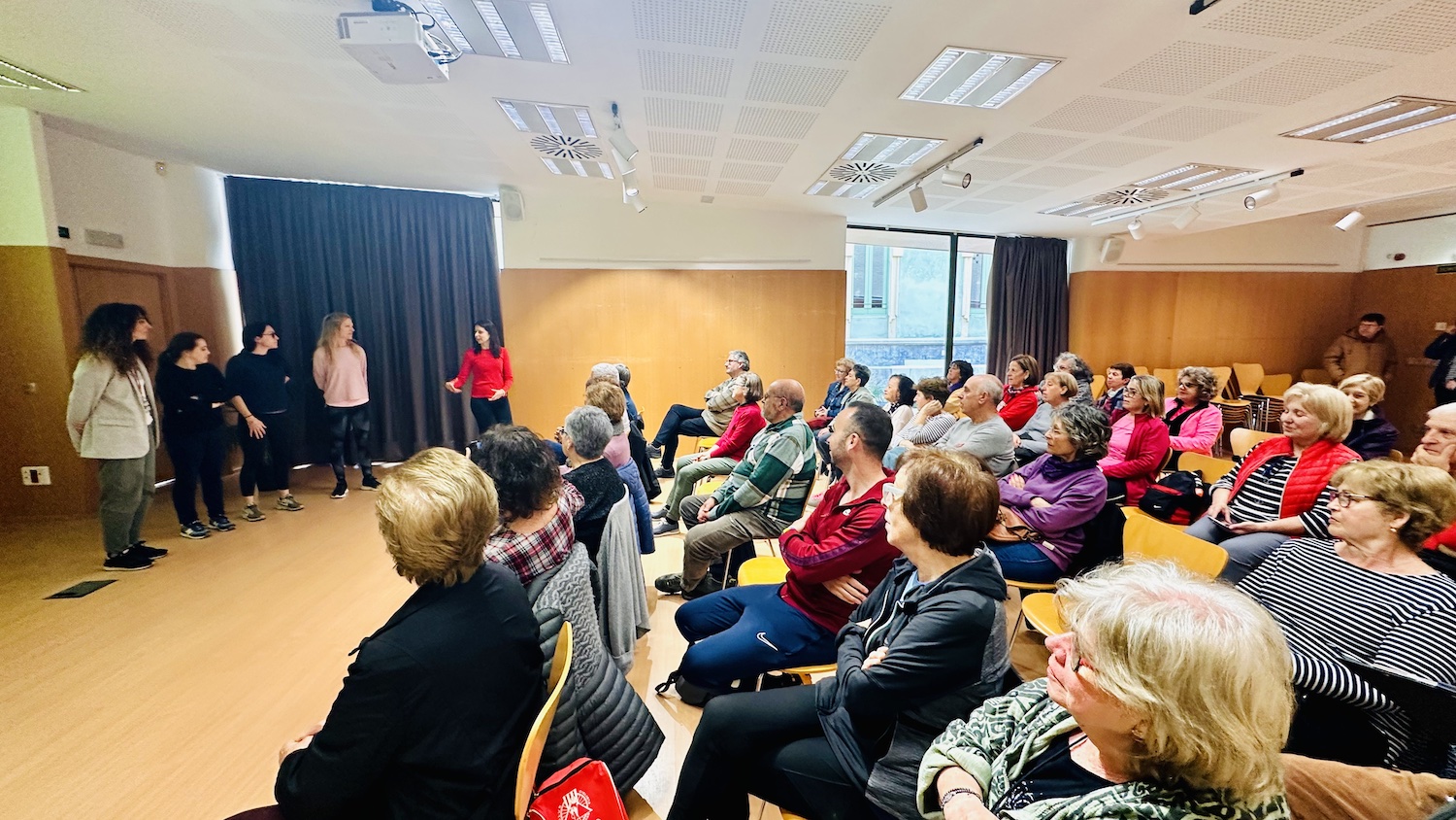 Bona acollida de la jornada dedicada al Dia Mundial de l'Activitat Física avui a l'Arxiu Municipal 