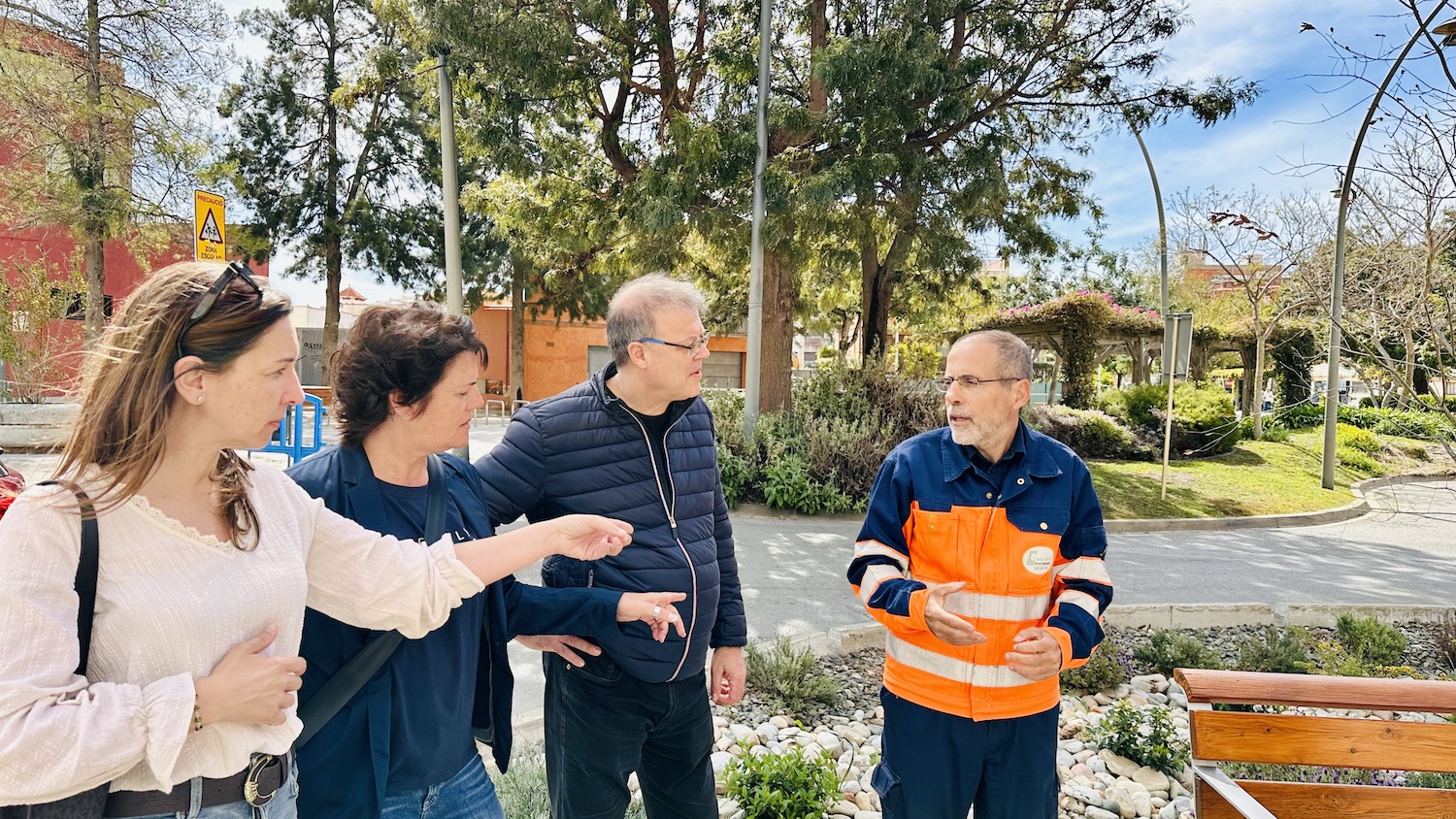 L'alcaldessa de Tordera i tècnics municipals visiten els nous espais verds permeables 